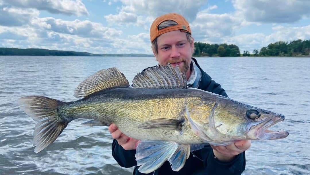 Precision Predator Fishing: Guided Lake Expeditions near Gothenburg